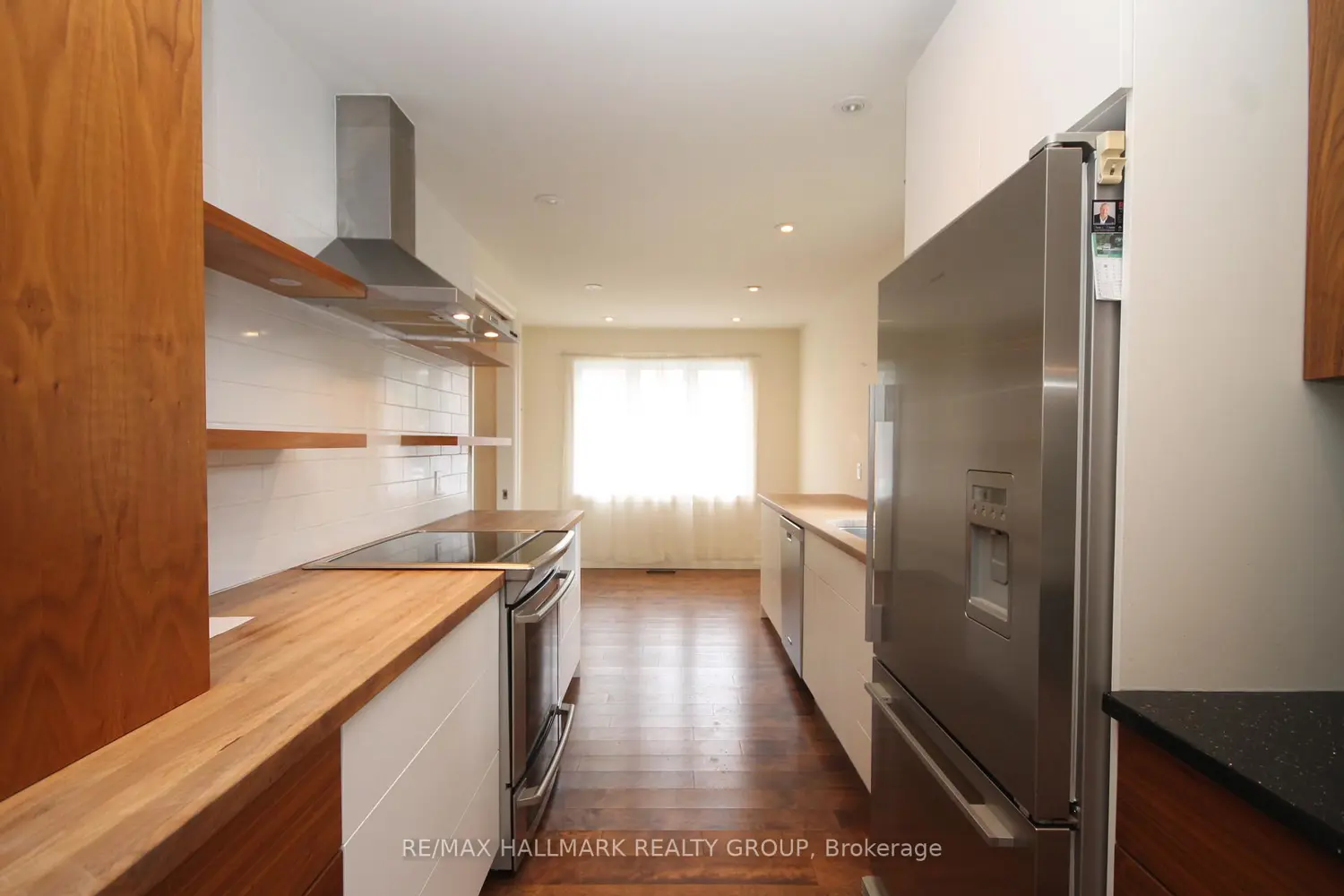 204 Dunbarton Court photo 3