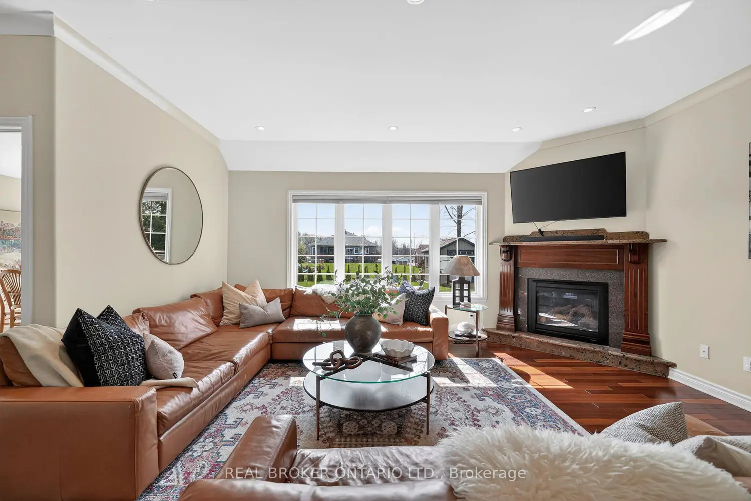 12 Penny Lane photo 3