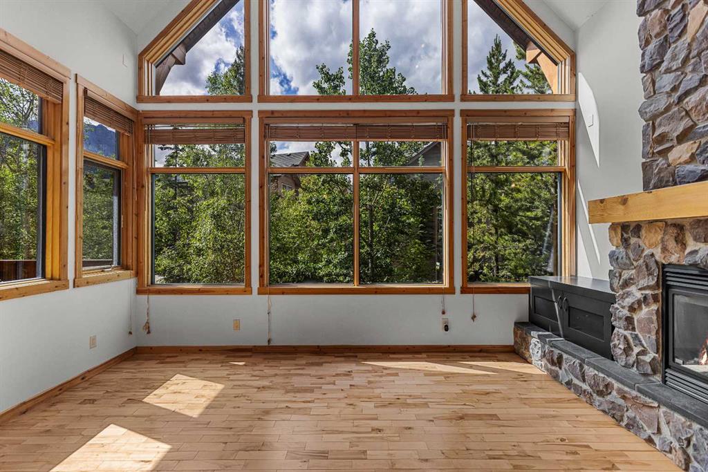 202-75 Dyrgas Gate, Canmore, AB, T1W0A6