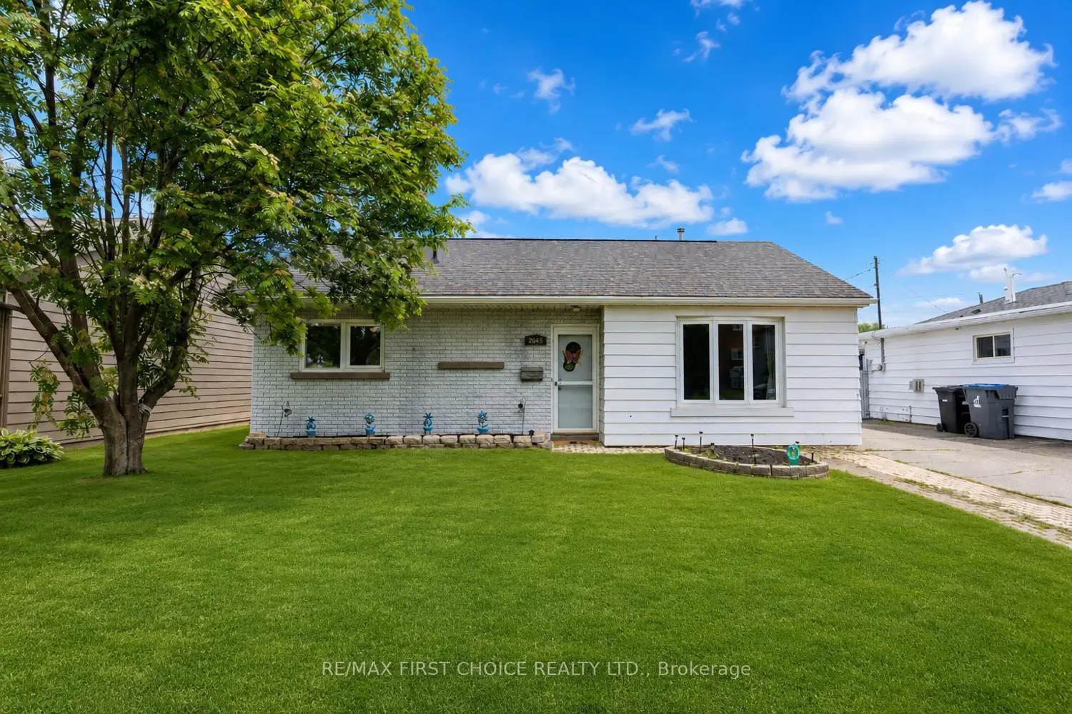 2645 Isabella Street photo 2