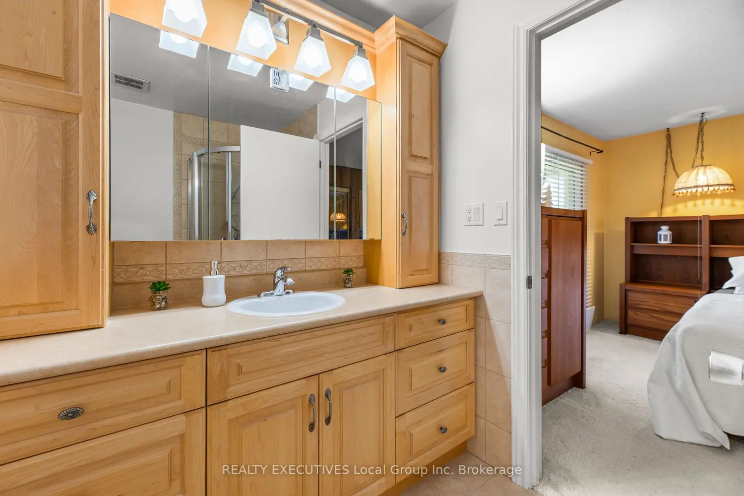 1464 Peninsula Road photo 4