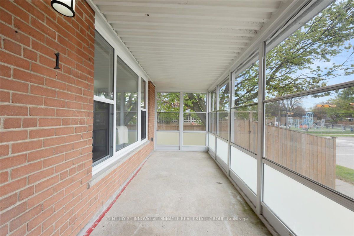 1 Judhaven Road, Toronto, ON, M9V 2P1 photo 3