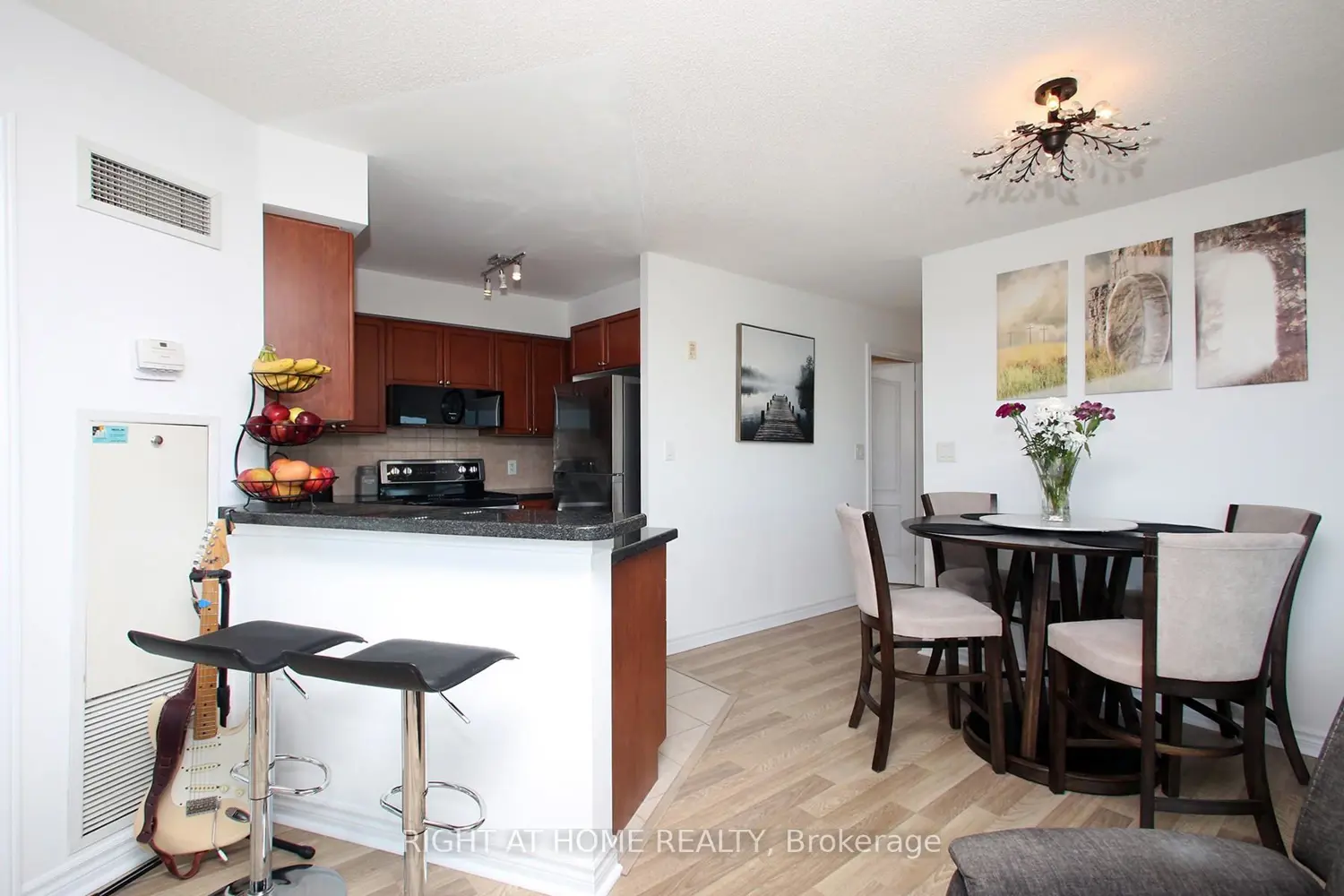 3830 Bathurst Street 505 photo 3