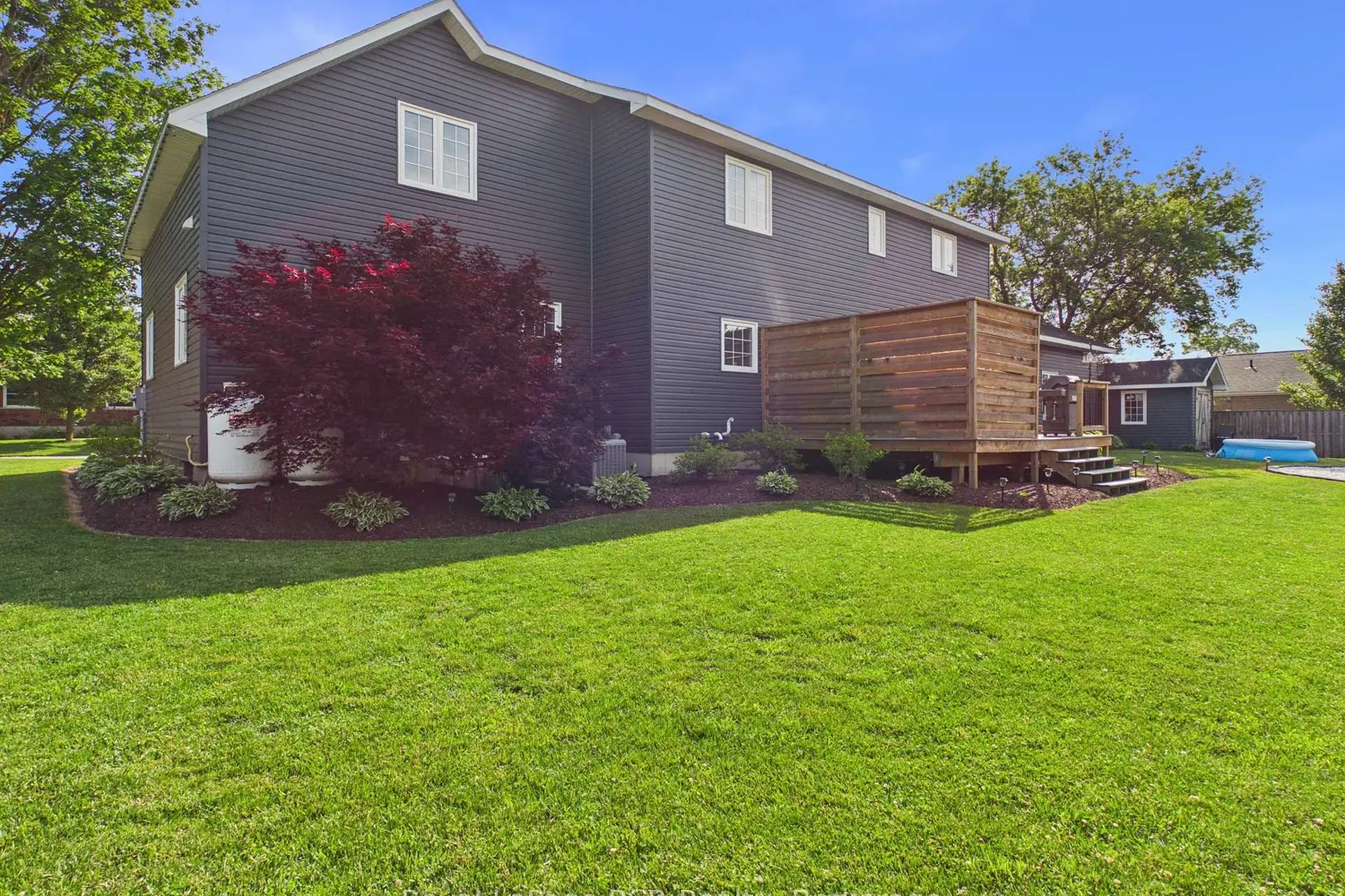 482 Wolsley Street photo 2