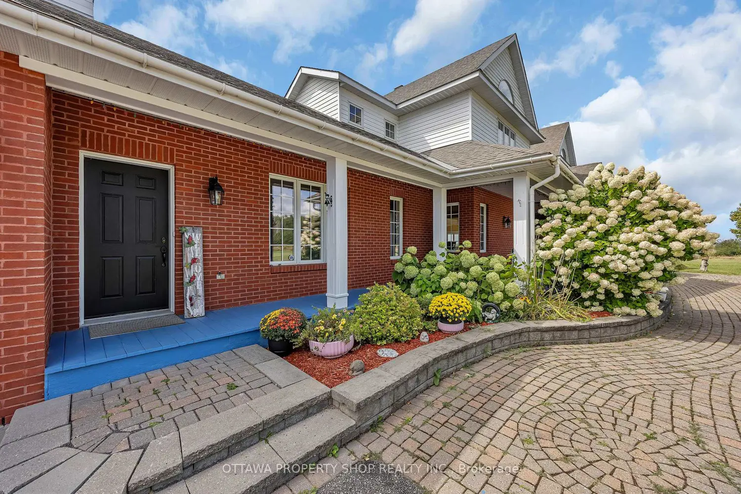 3057 Greenland Road photo 2