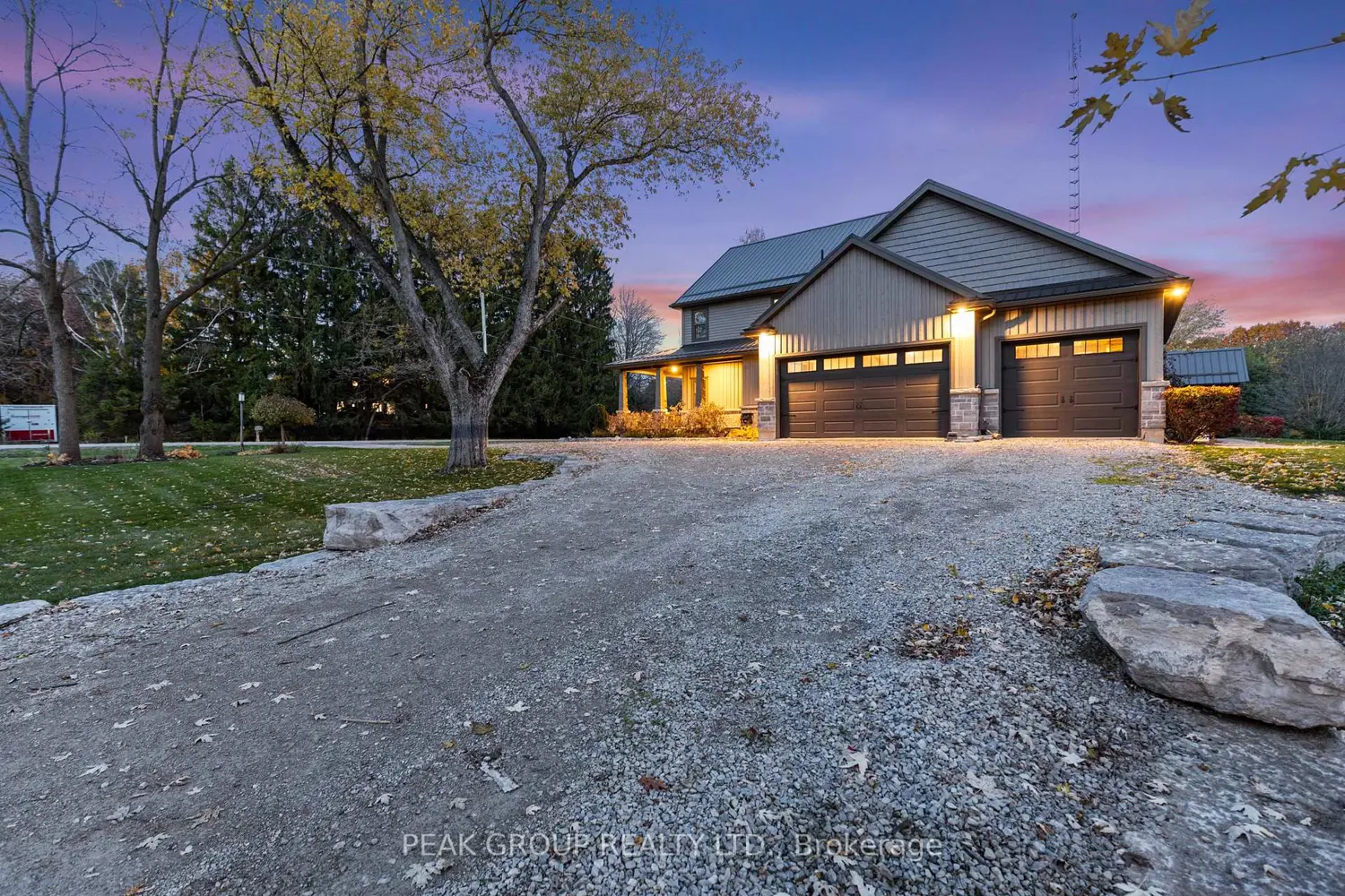 662 Foss Road photo 3