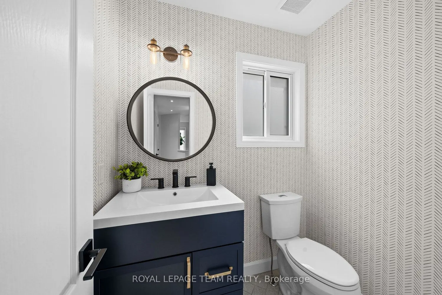 38 Merner Avenue photo 4