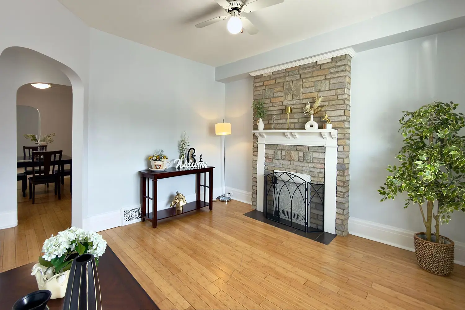 67 Banting Avenue photo 4