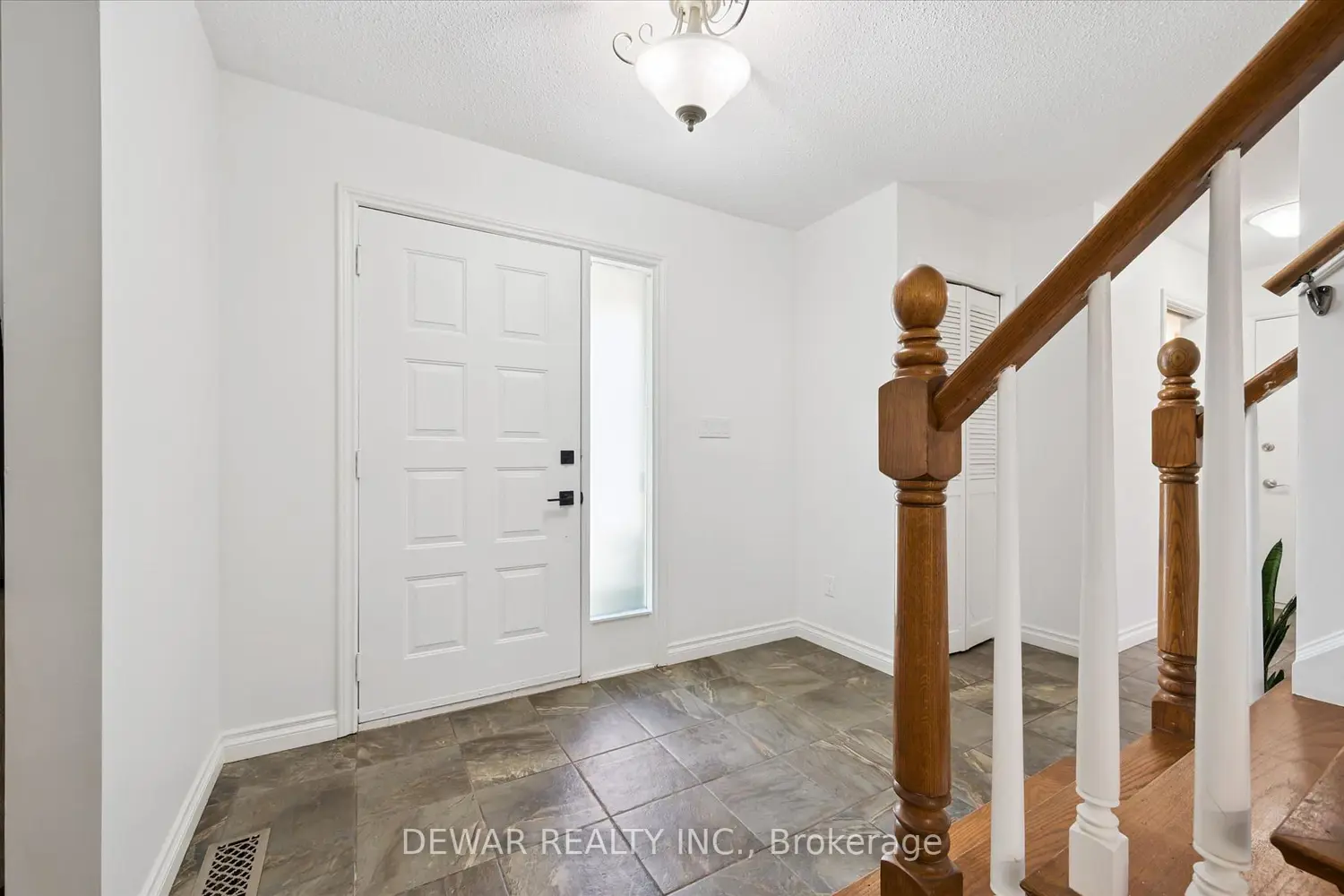 19 Adams Avenue photo 4