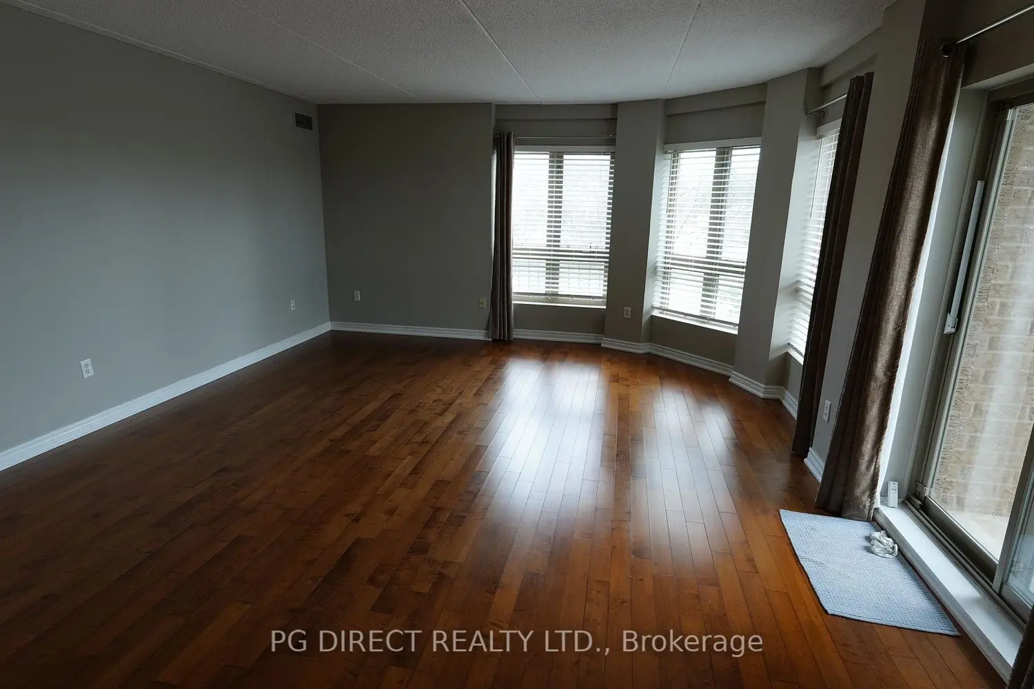 56 Kerman Avenue 105 photo 2