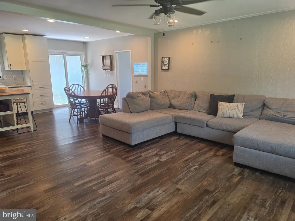 416 Earls Road, Middle River, MD 21220 photo 4