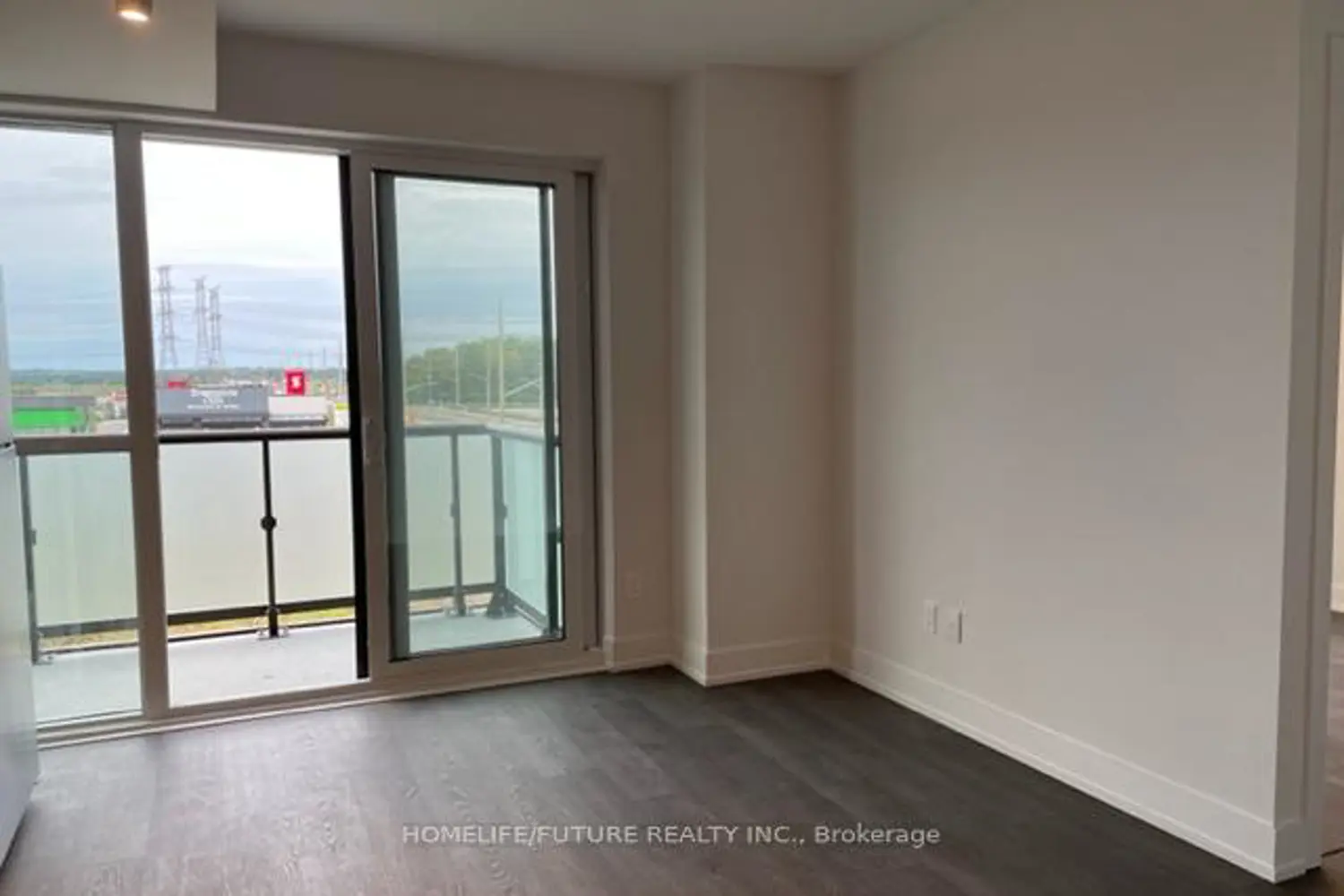 2550 Simcoe Street 407 photo 4