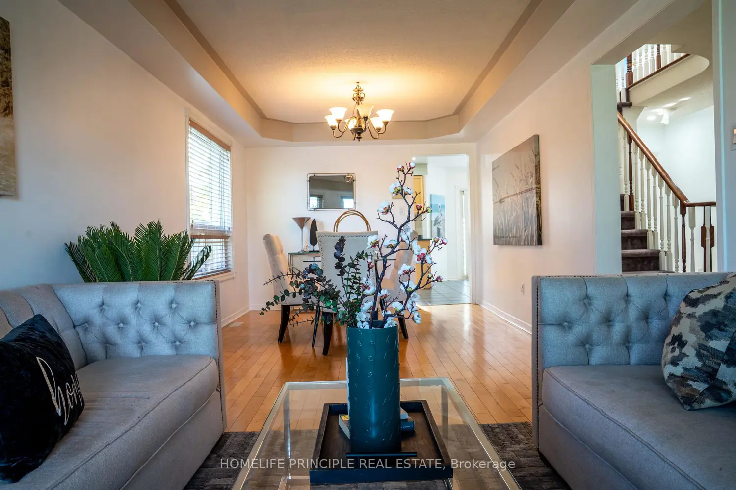 88 Loon Avenue photo 2
