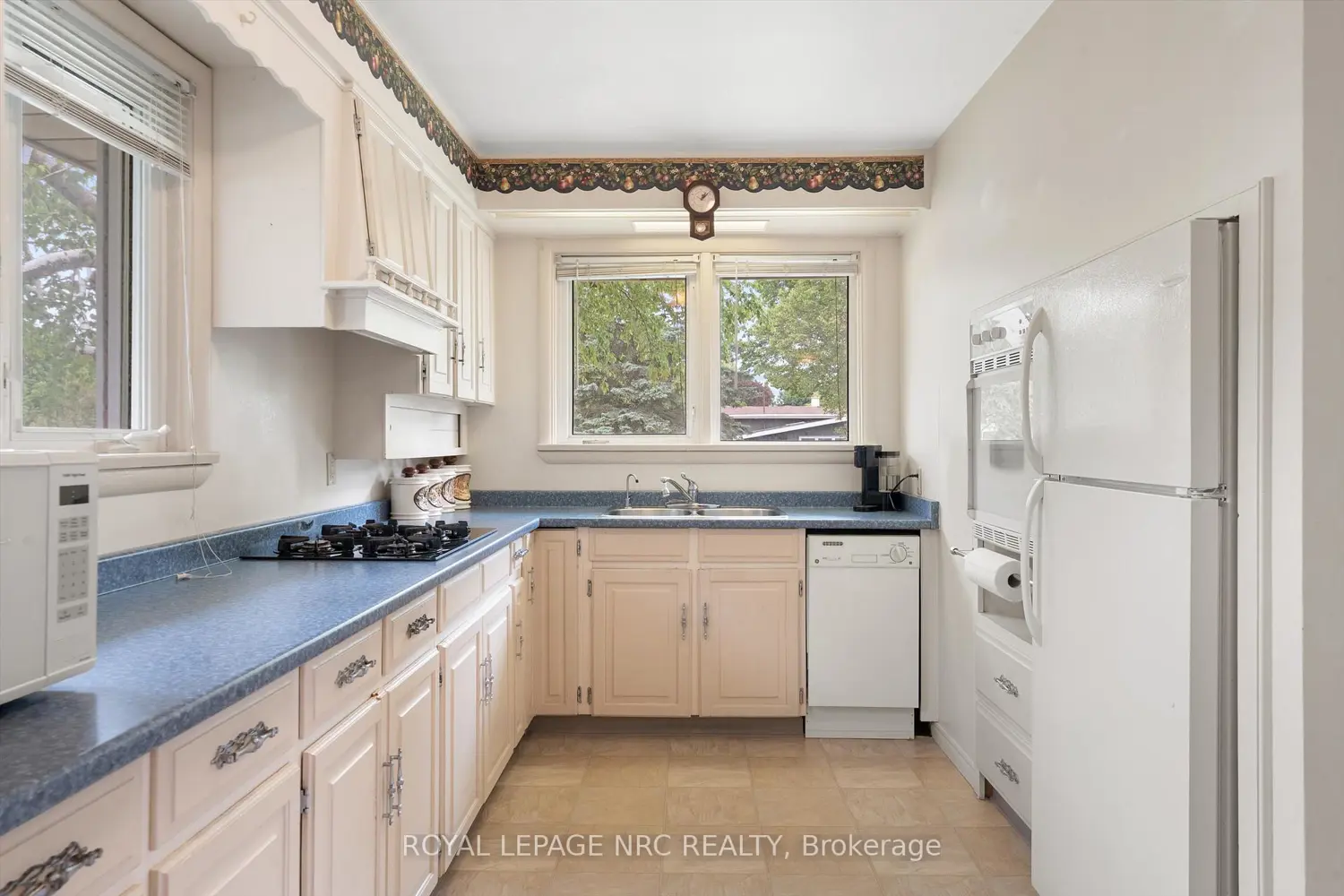 6502 Brock Street photo 5