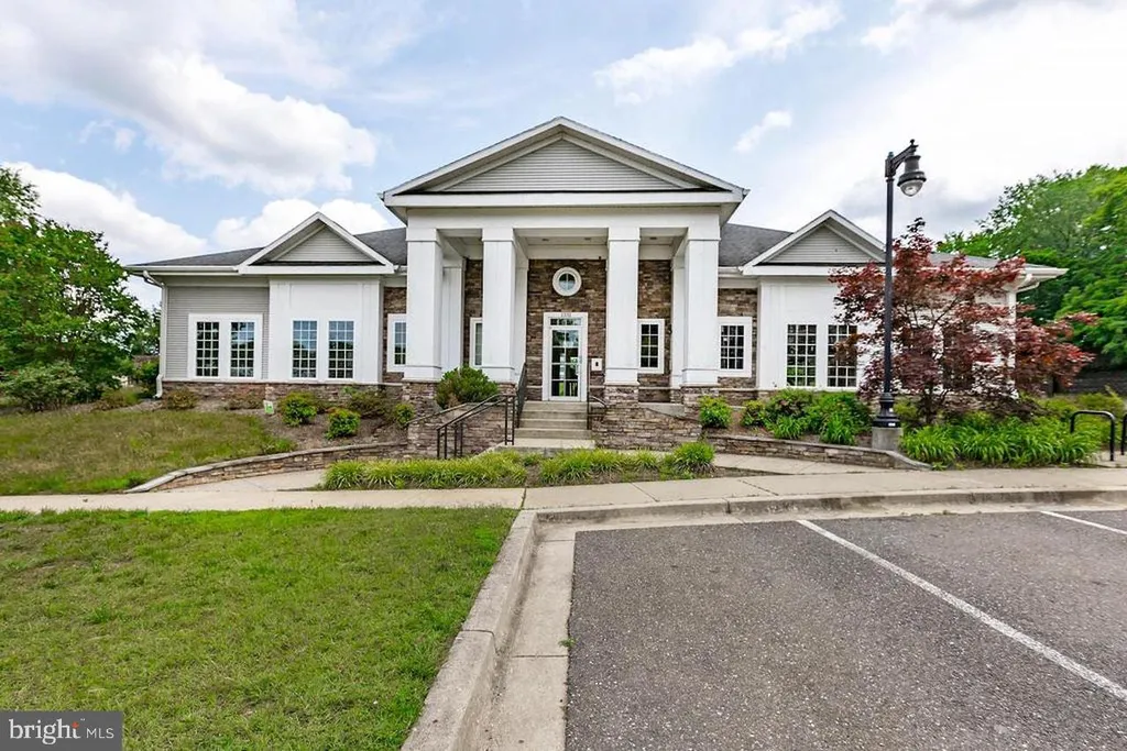 1301 Karen Boulevard Unit 201, Capitol Heights, MD 20743