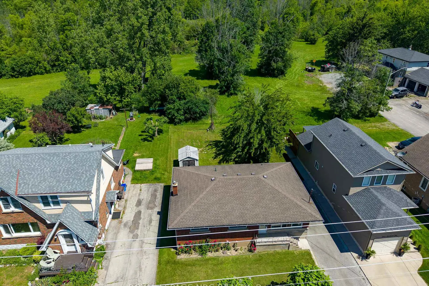 409 Broadway Avenue photo 4