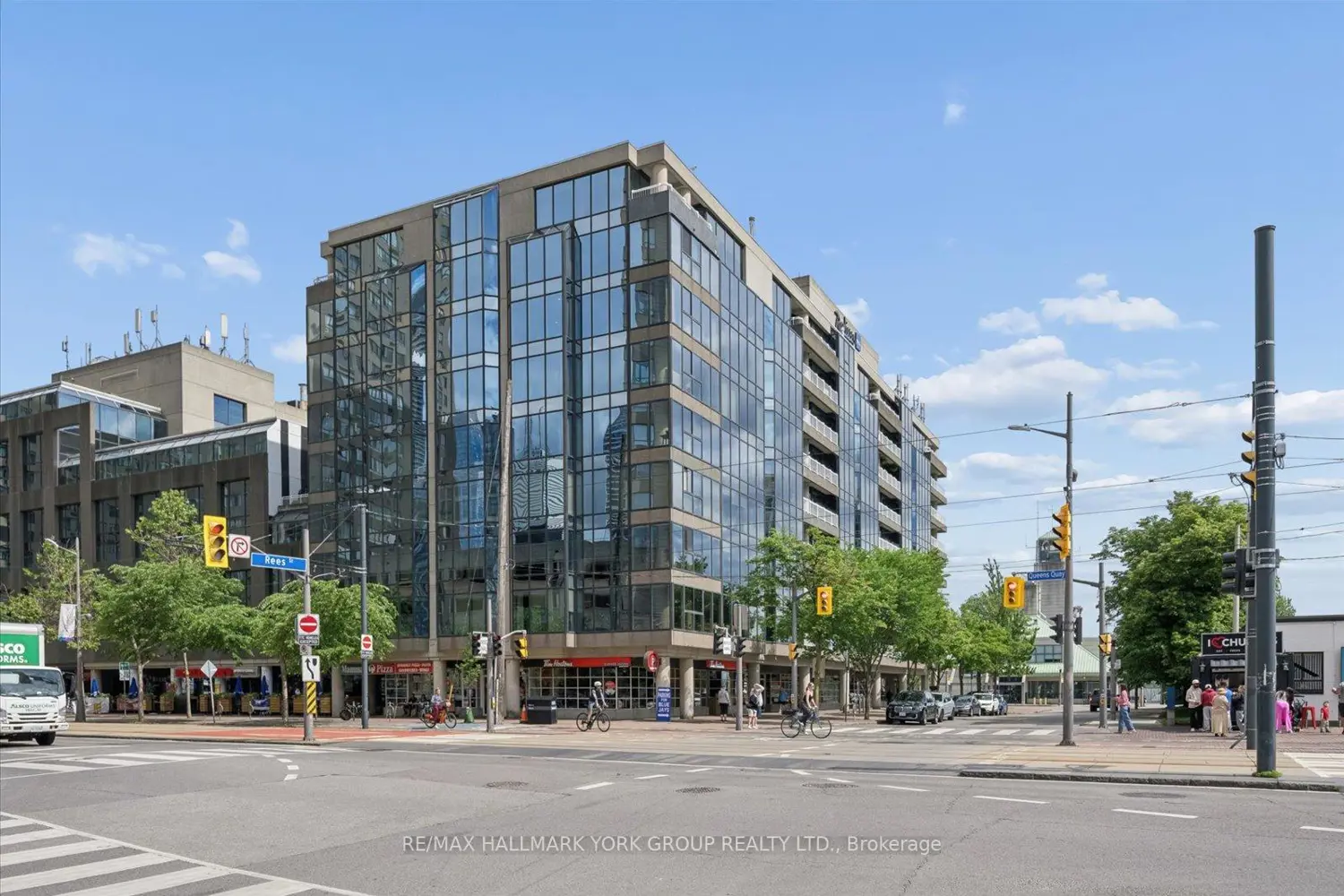 251 Queens Quay #705 photo 2