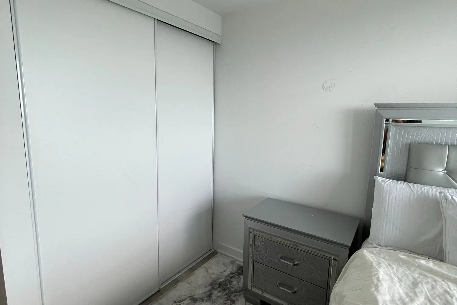 8 Tippett Road 808 photo 4