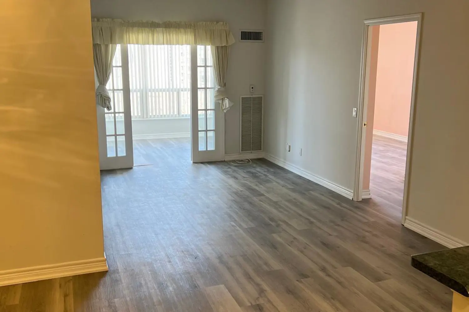 152 St Patrick Street 1107 photo 3