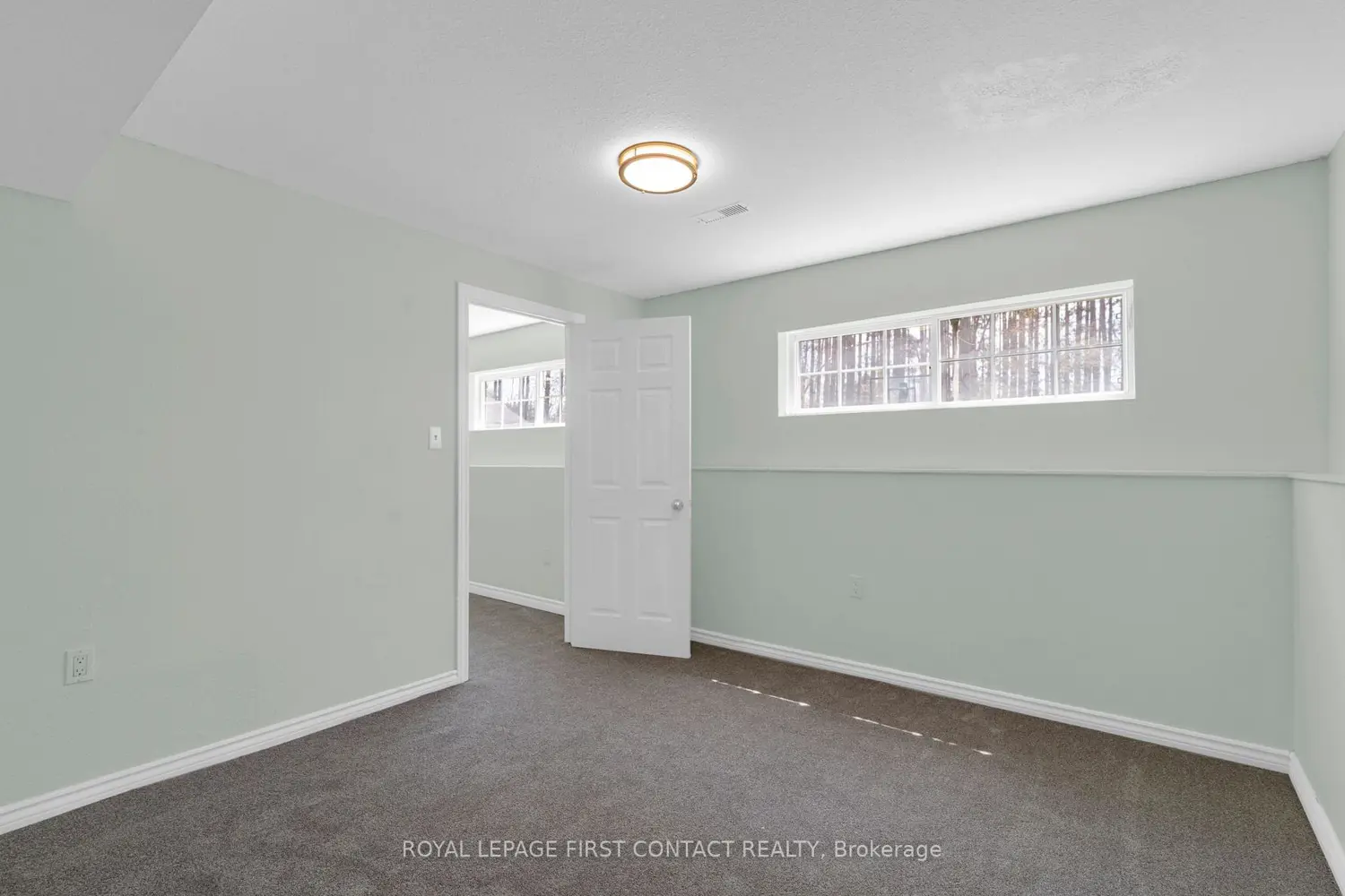 2228 Monck Road photo 5