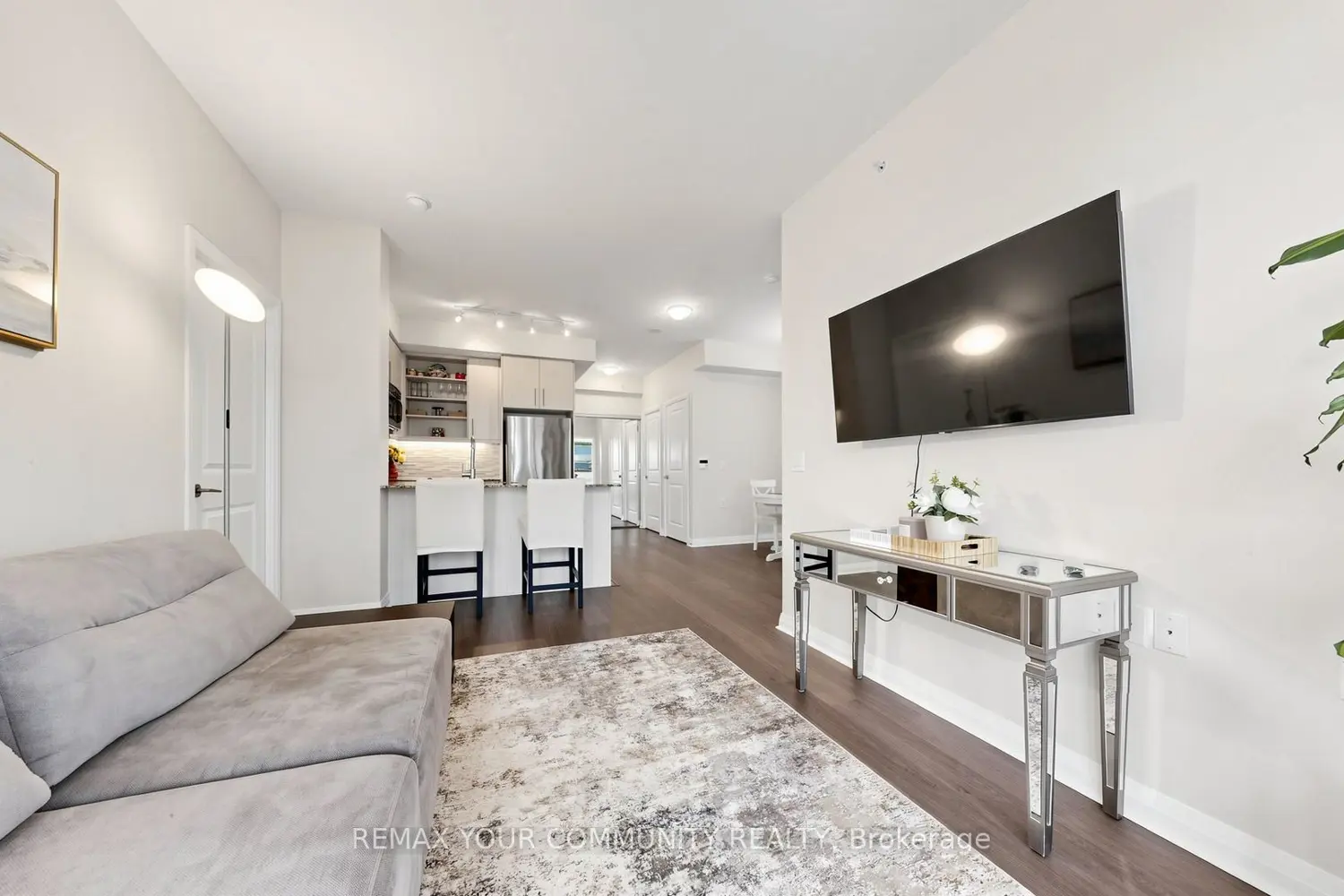 55 Oneida Crescent 408 photo 4