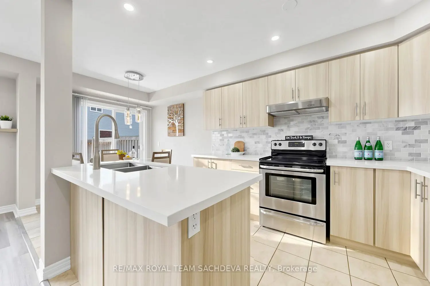 70 Artania Street photo 3