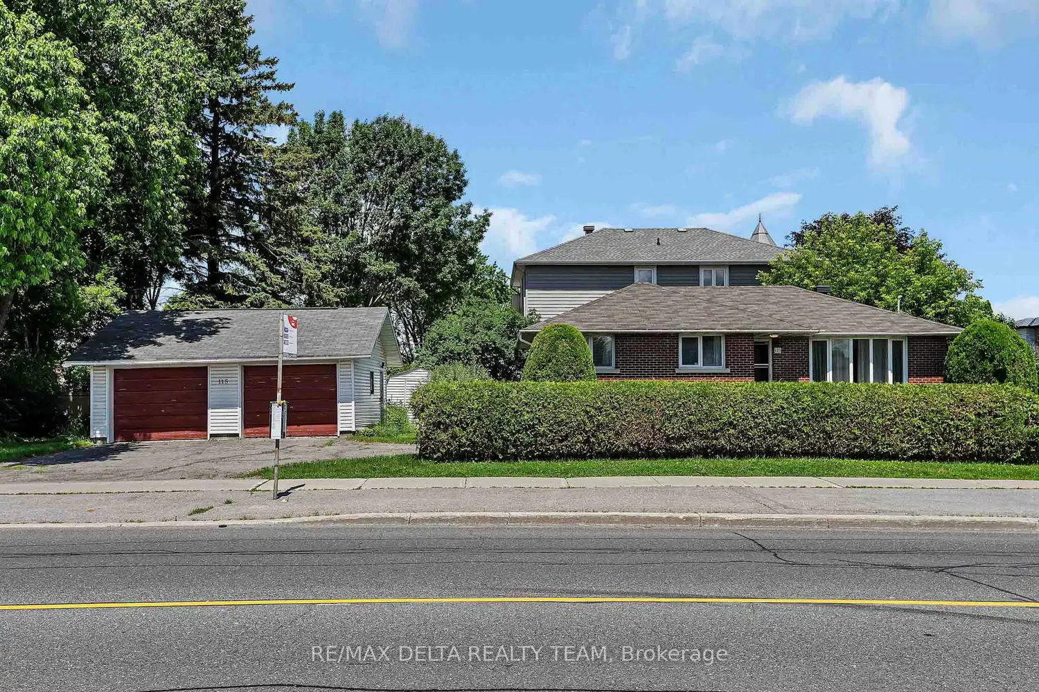 115 Meadowlands Drive photo 2