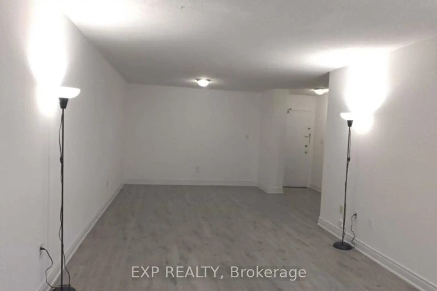 320 Dixon Road 816 photo 4