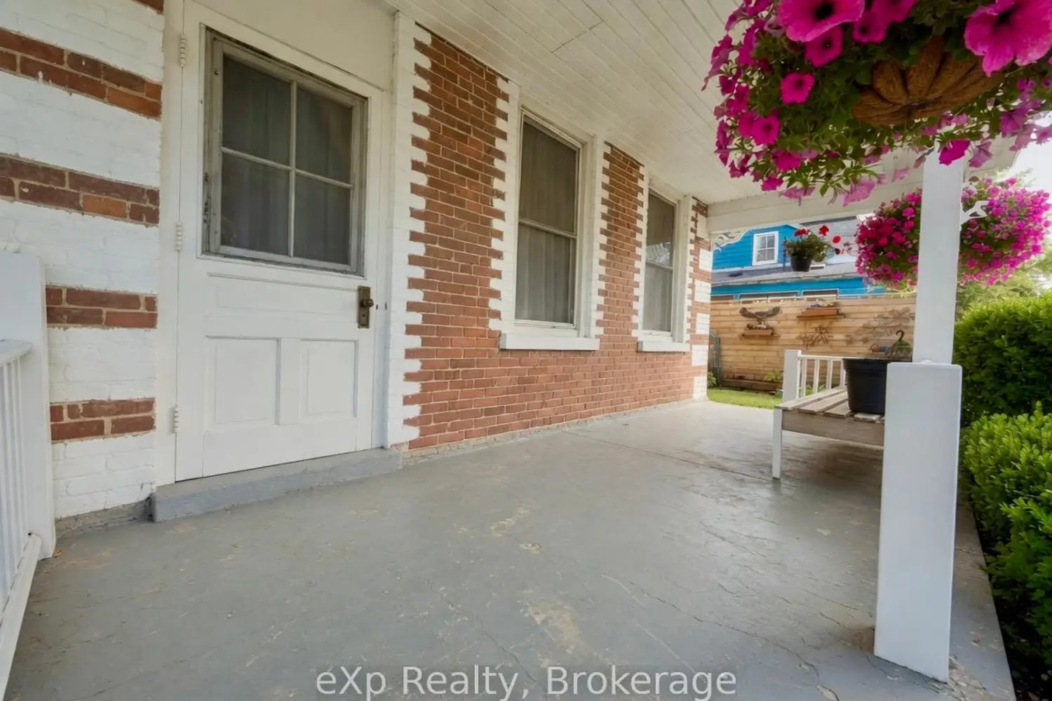 257 Queen Street photo 2