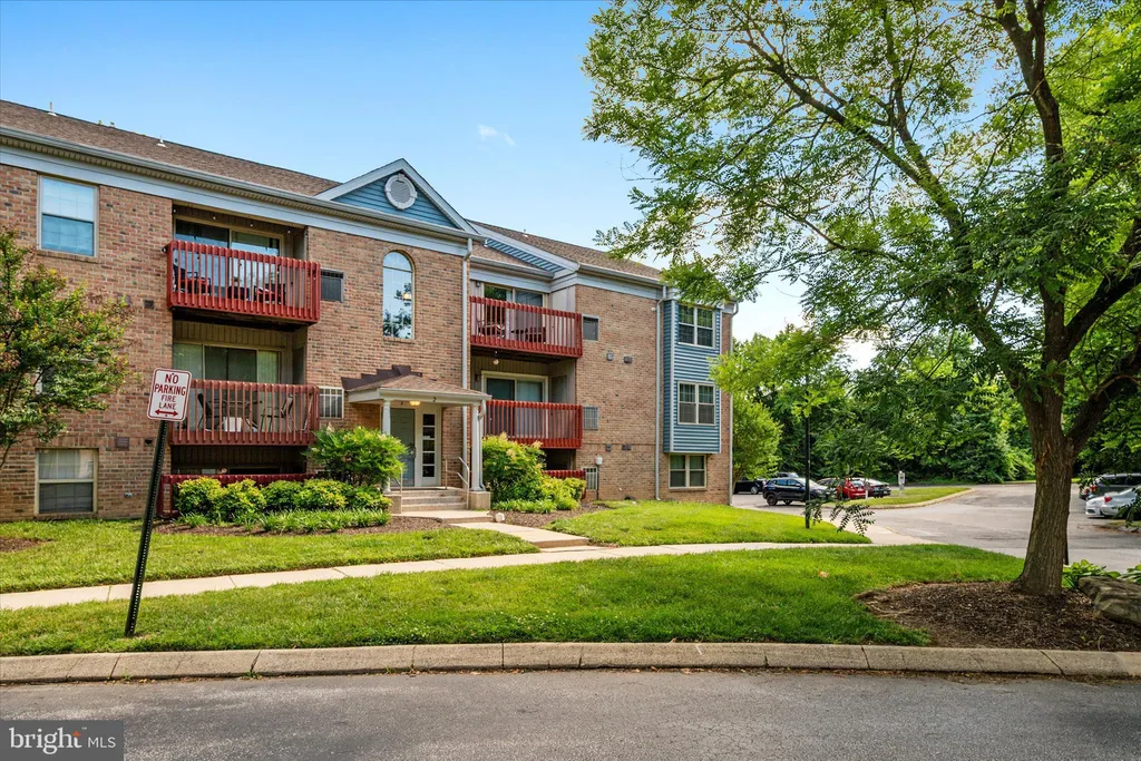 2 Banyan Wood Court Unit 304, Essex, MD 21221
