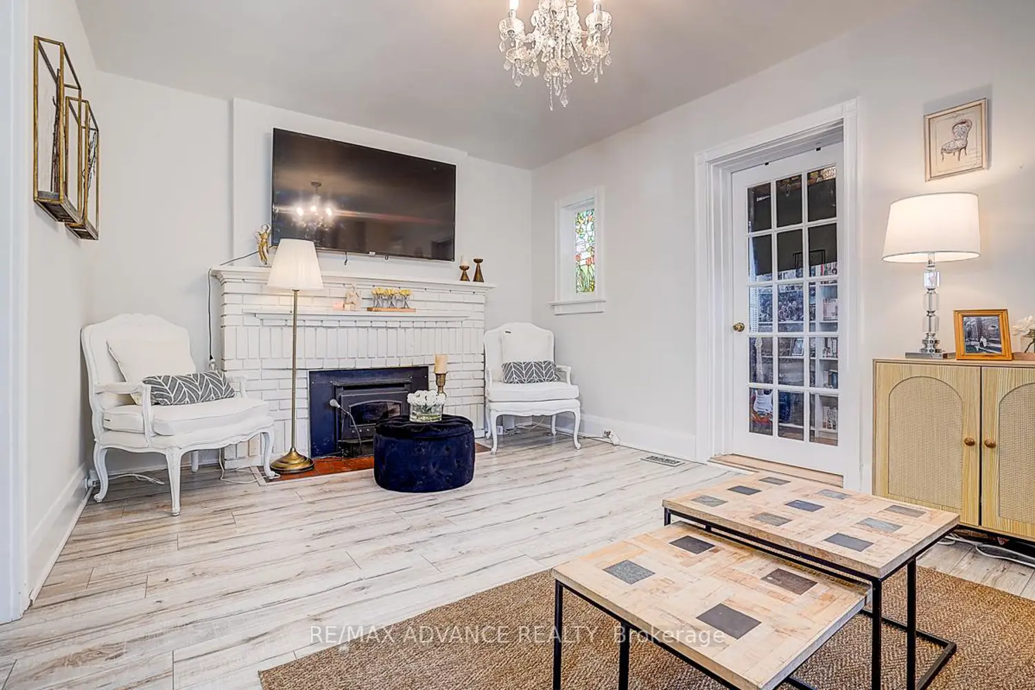 33 Castlefield Avenue photo 2