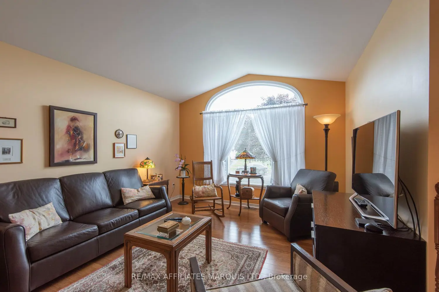 248 Northwoods Crescent photo 3