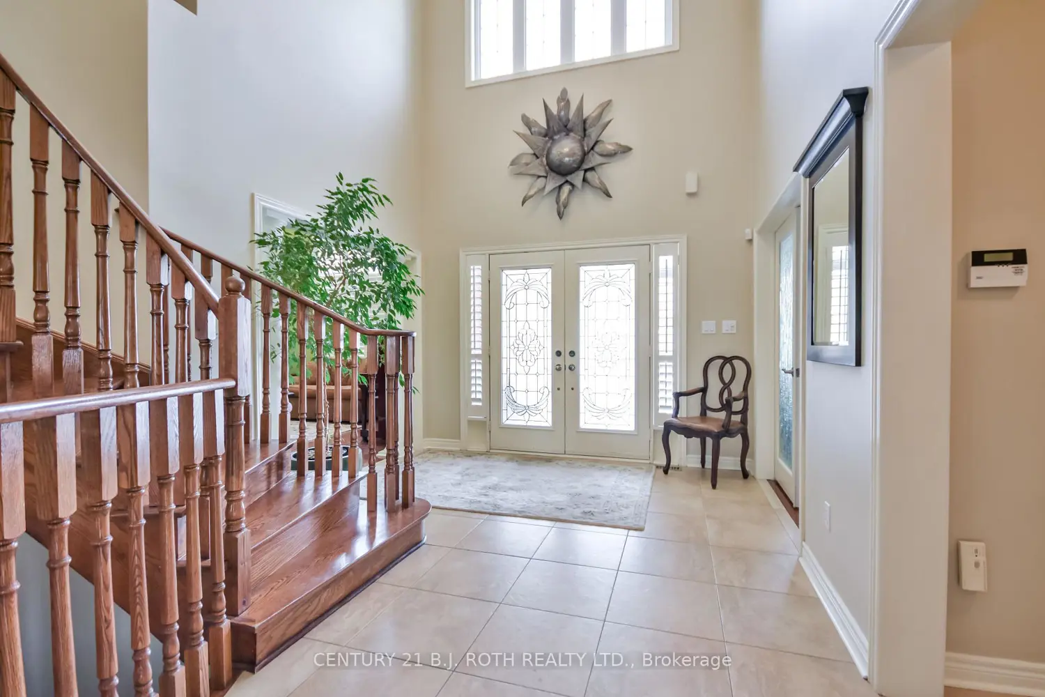 38 Camelot Square photo 5