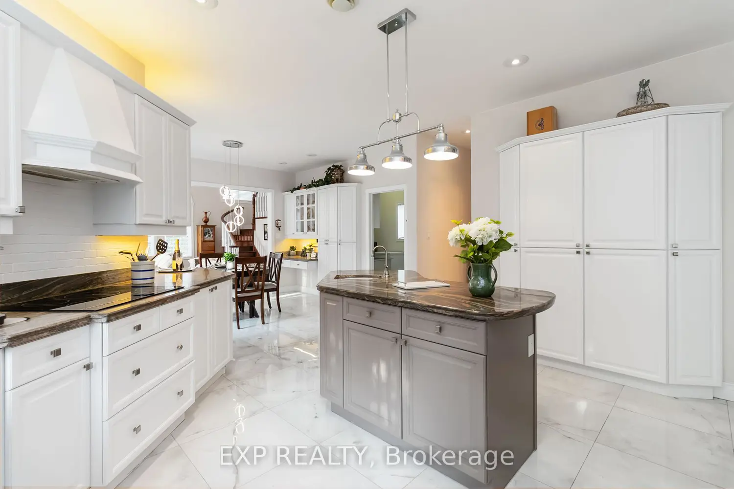 1401 Tamworth Court photo 3