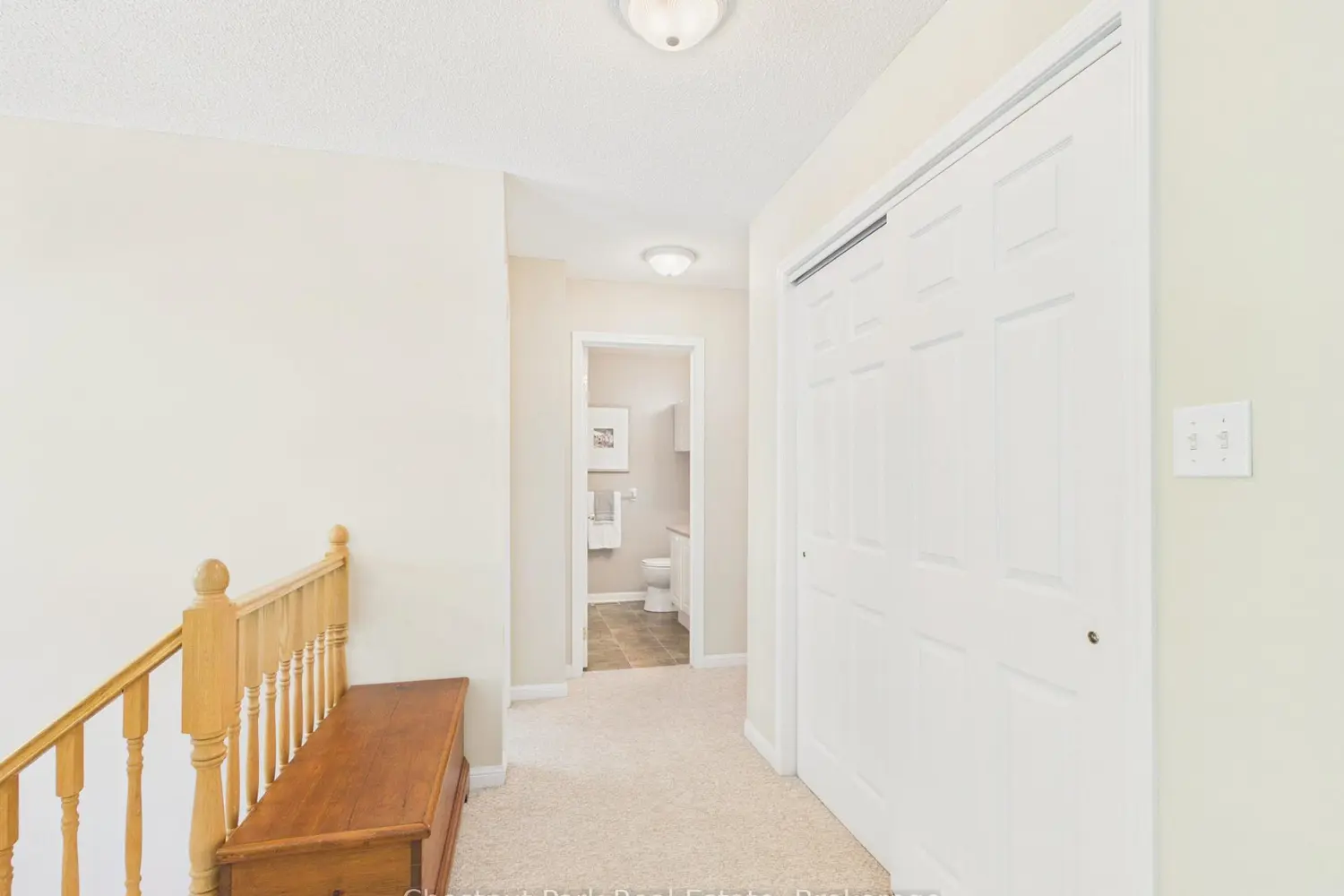 525 Lorne Street photo 2