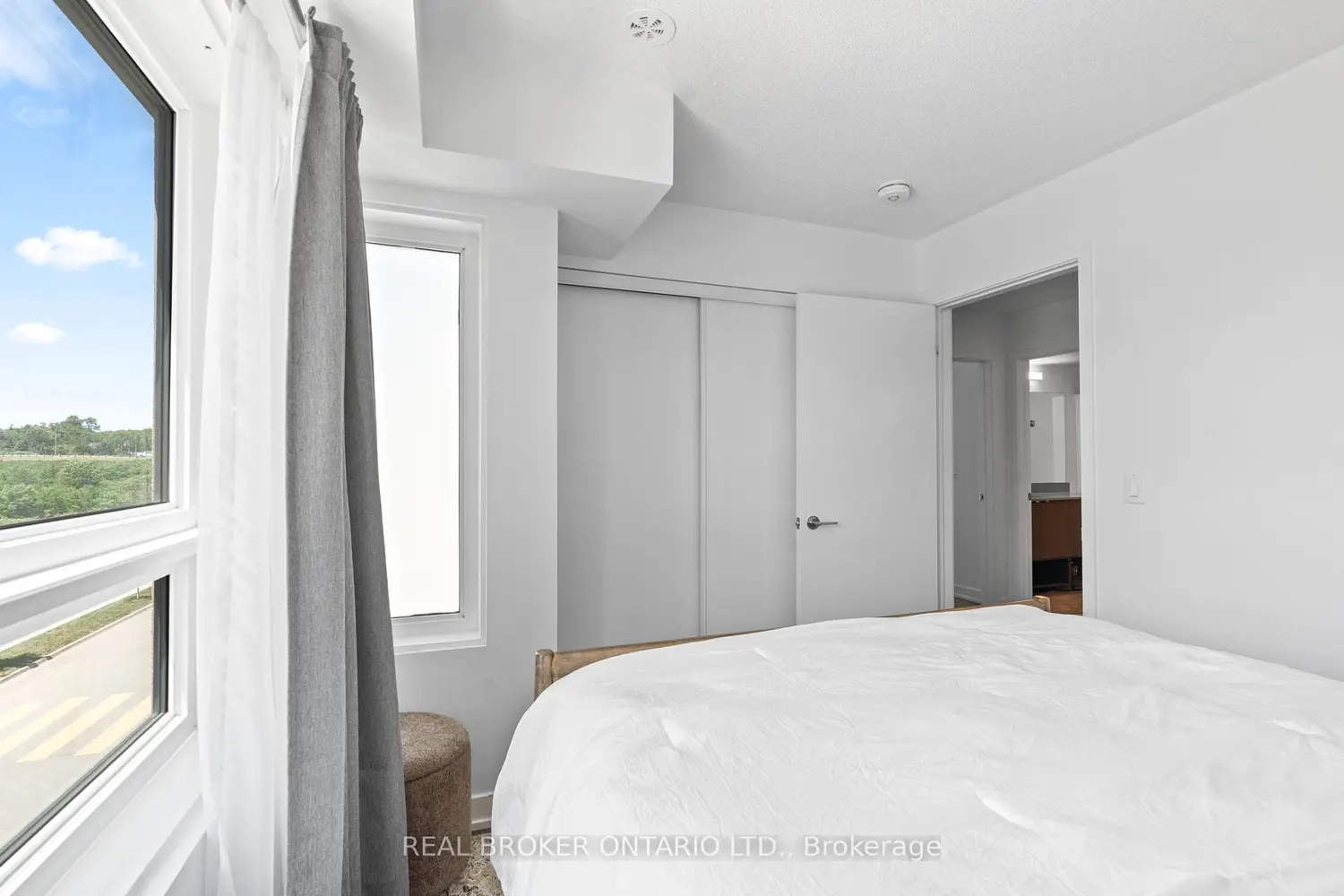 1121 Cooke Boulevard 1 photo 5