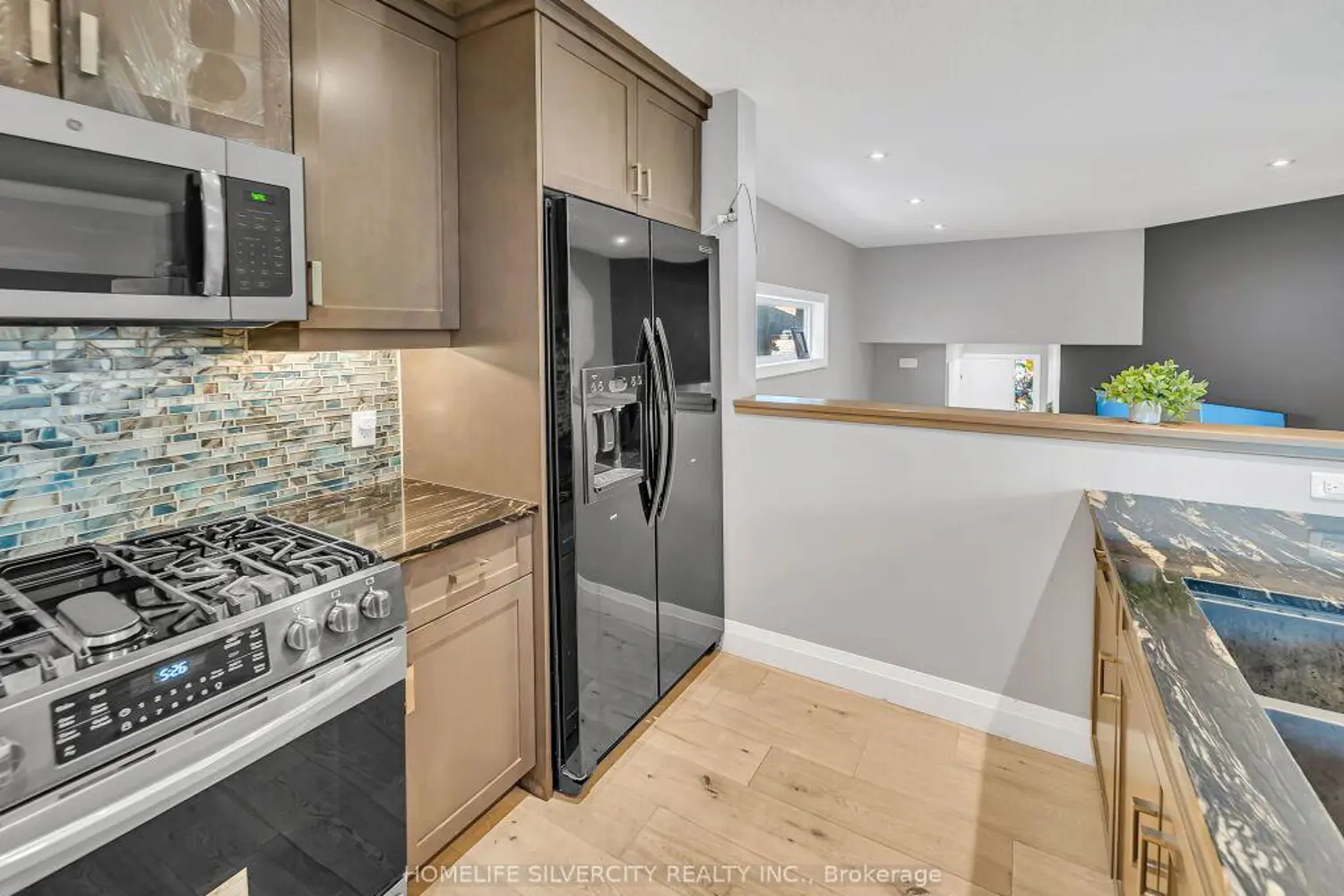 442 Ontario Street photo 5