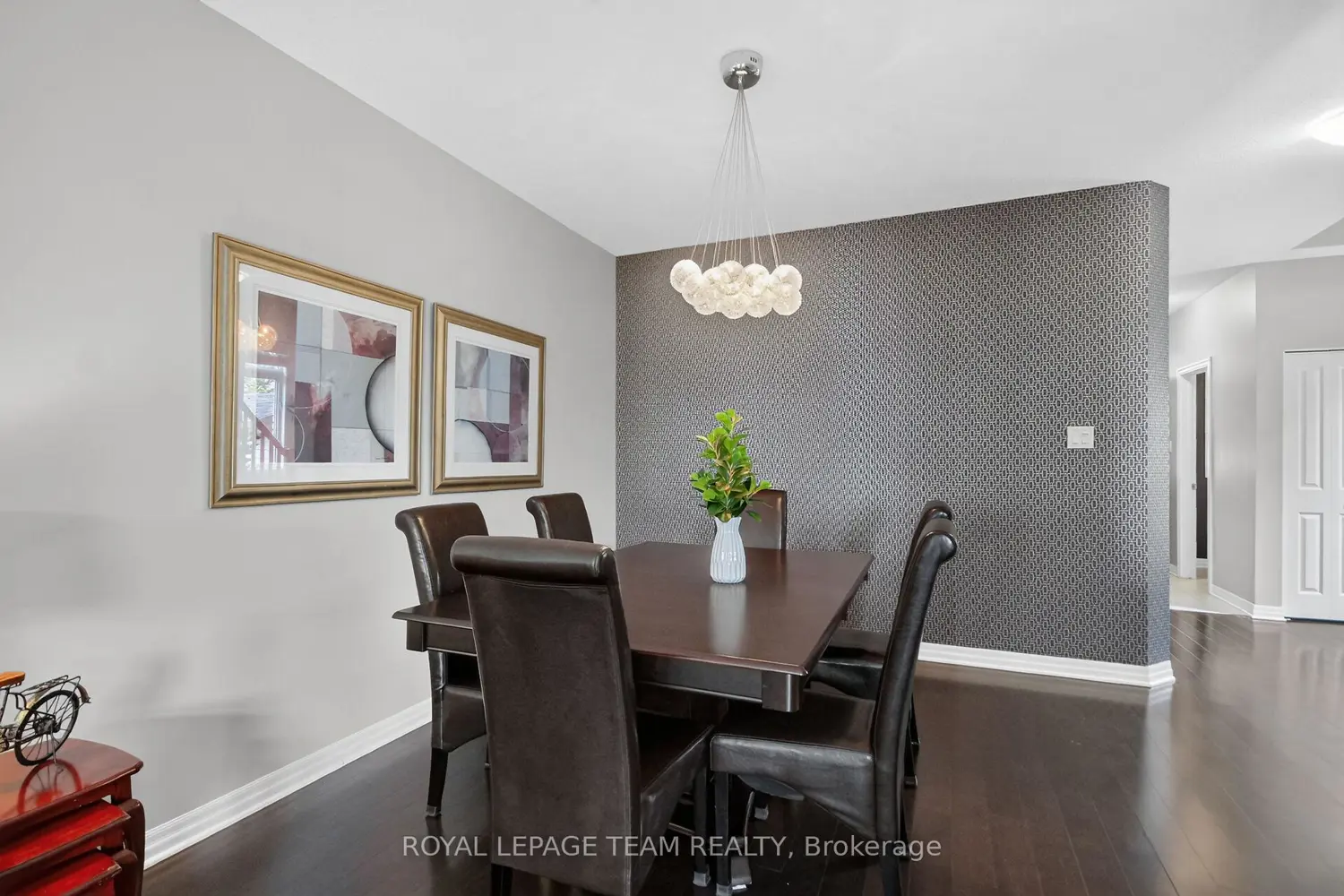 111 Hawkeswood Drive photo 5