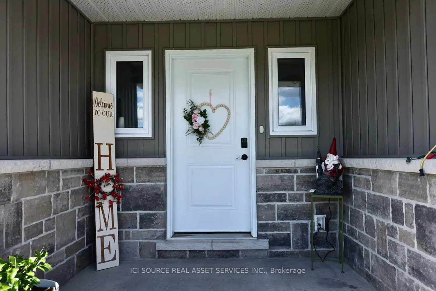 1611 Harmony Road photo 4