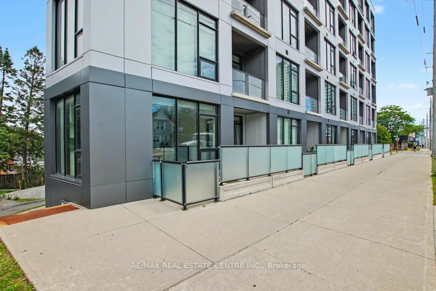 690 King Street 101