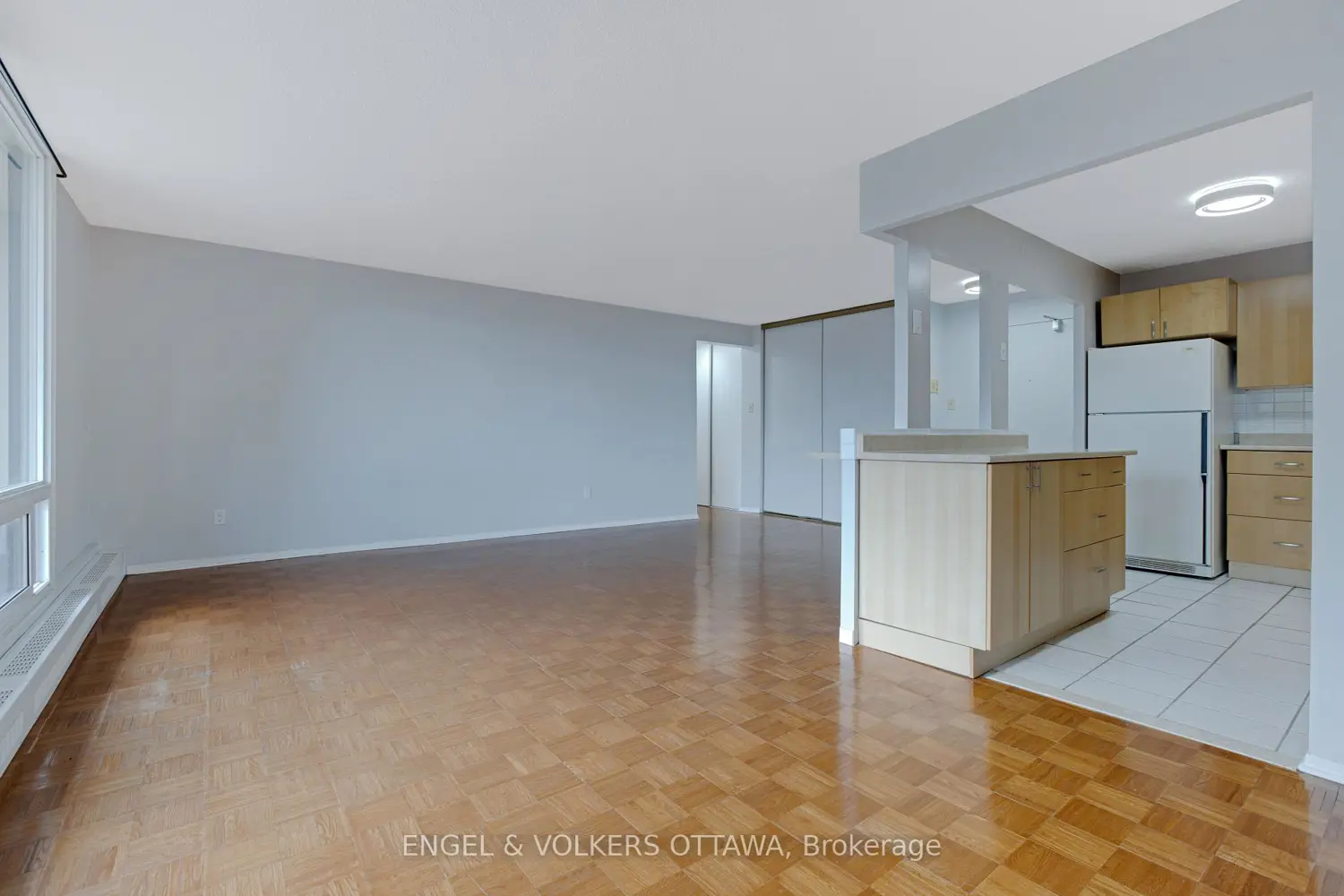 665 Bathgate Drive 301 photo 2