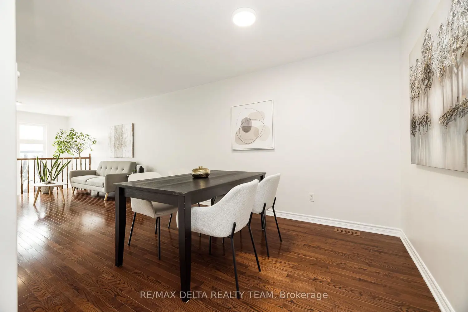 616 Spikemoss Place photo 2
