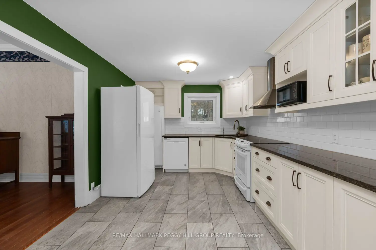 90 Doran Road photo 4