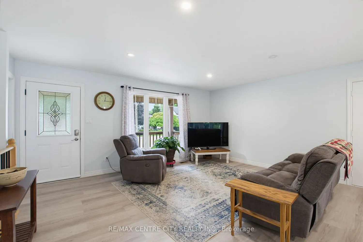 119 Anderson Avenue photo 3