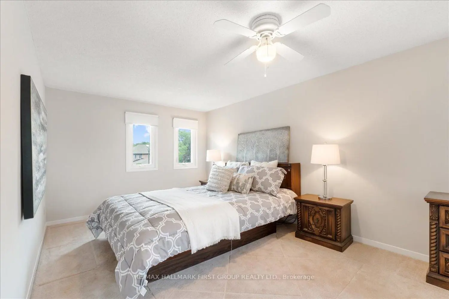 1276 Maple Ridge Drive photo 4