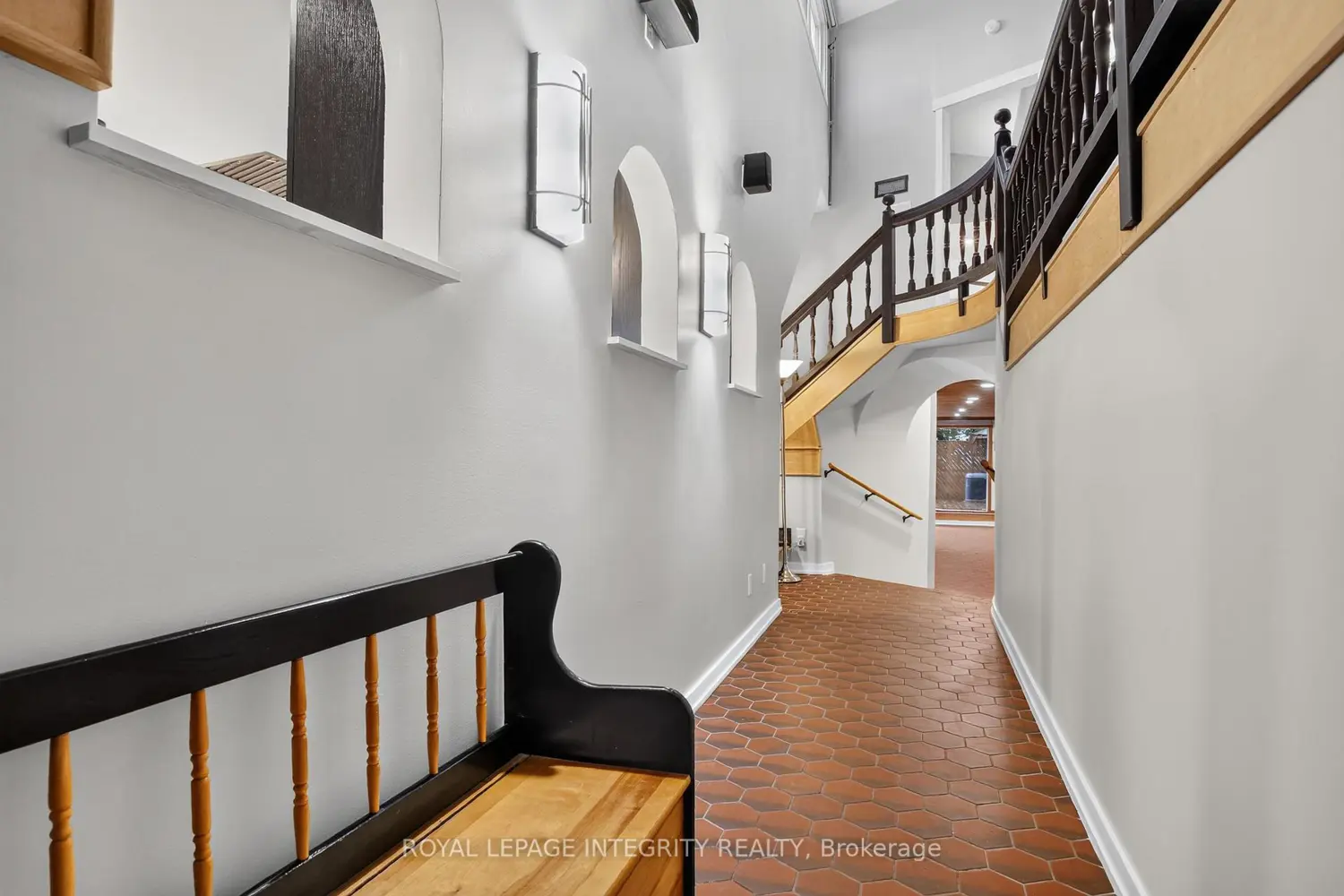 954 Watson Street photo 3