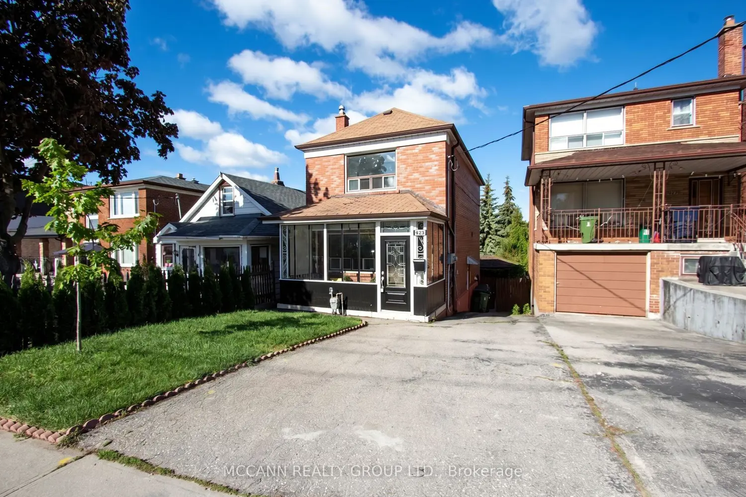 496 Northcliffe Boulevard photo 2