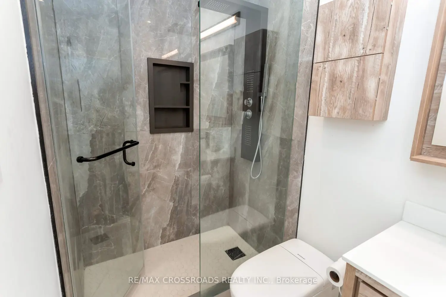 10 Hamstead Avenue photo 2