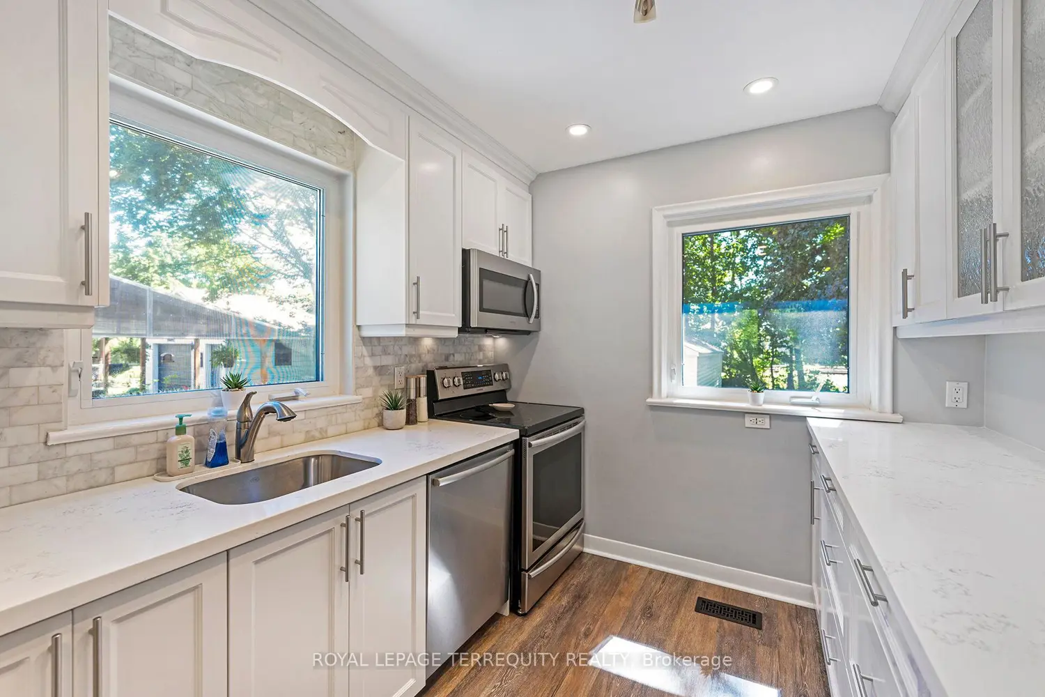 35 Jodphur Avenue photo 3