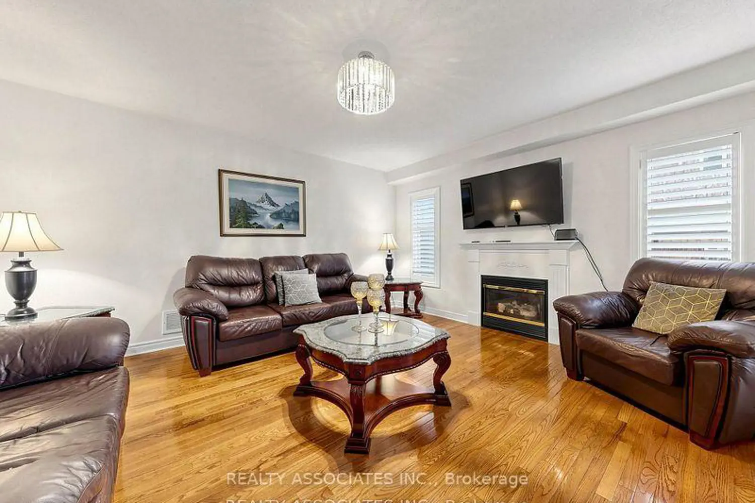 44 Shining Willow Crescent photo 3